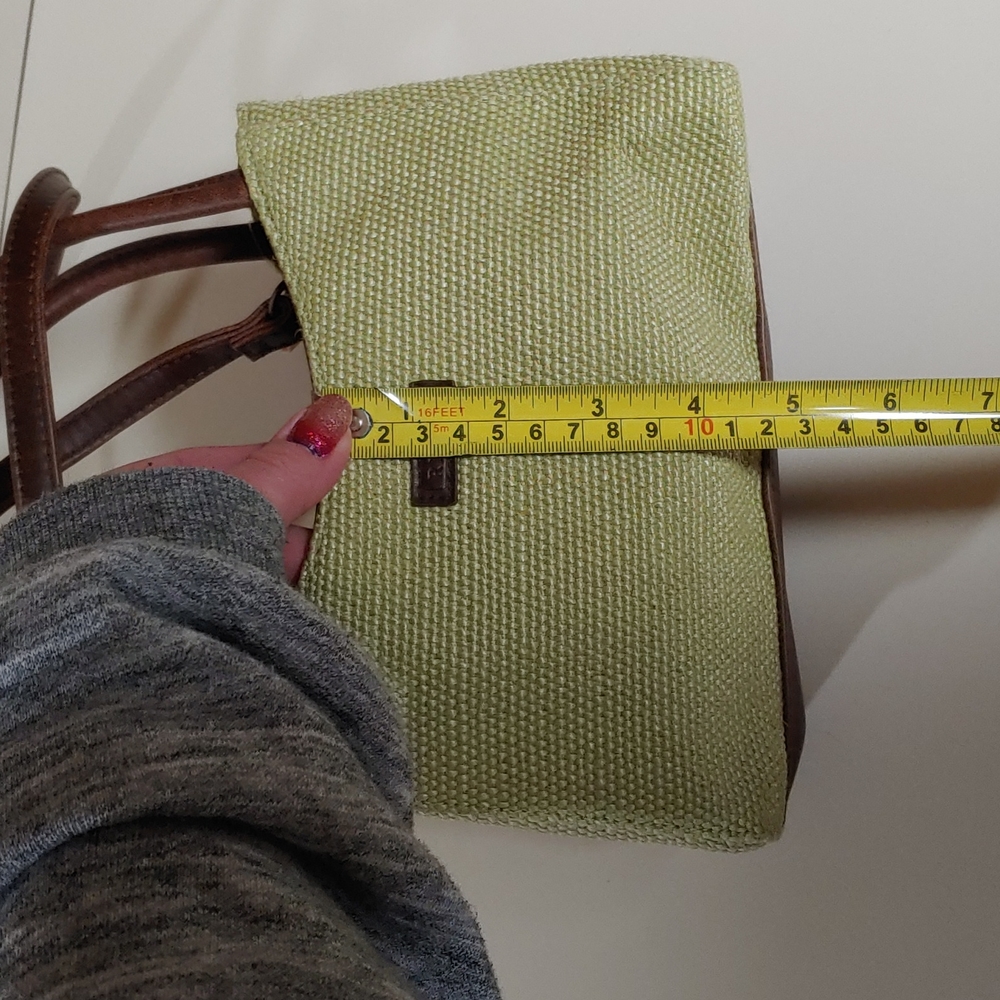 Relic ๐ Small Crossbody Handbag - Picture 12 of 16